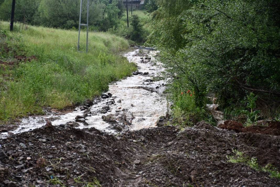 Giresun'u sağanak vurdu: Cadde, köy yolları ve tarım arazileri hasar gördü - Resim: 4